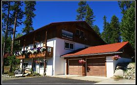 Alpenglow Bed And Breakfast